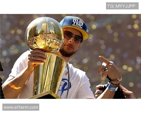 足球明星挂画装饰图片带你领略绿茵场上的传奇瞬间与激情时刻 足球明星挂画装饰图片带你领略绿茵场上的传奇瞬间与激情时刻