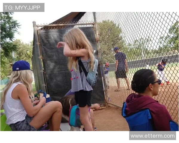 足球明星非哥的妻子背后的故事与生活点滴揭秘 足球明星非哥的妻子背后的故事与生活点滴揭秘